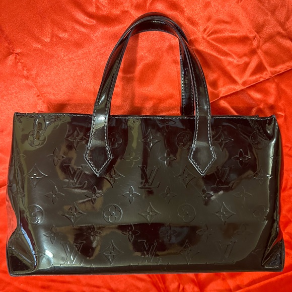 WOW POSHMARK - Louis Vuitton Beautiful Black Vernis Wilshire Shoulder Bag - Picture 6 of 16